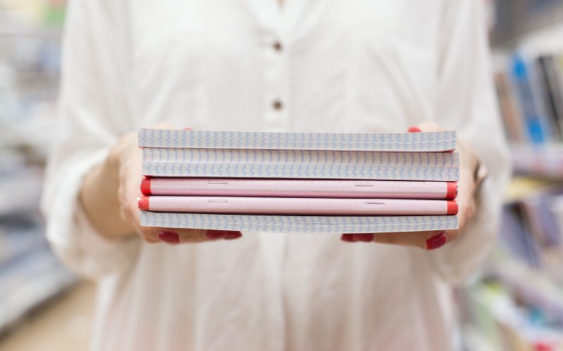 Como construir parcerias sólidas com fornecedores para minha papelaria
