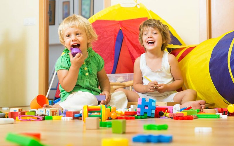 A brincadeira e os brinquedos facilitam o aprendizado!